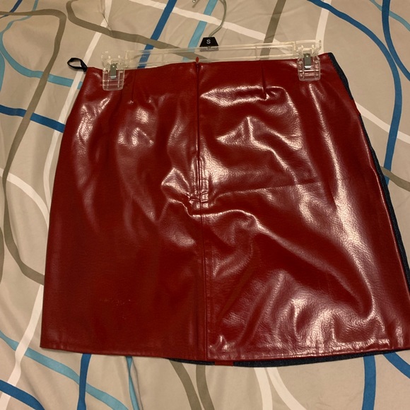 B.B. Collections denim skirt w patent red leather - Picture 2 of 3